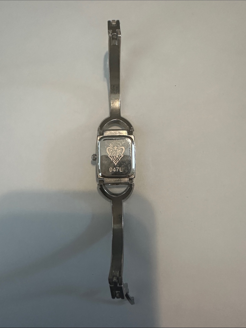 Gucci Silver Watch with Black Square Dial - Picture 5 of 9
